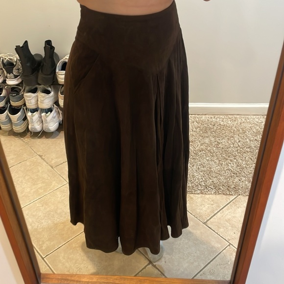 Mayfield Parrish brown suede skirt - Picture 4 of 5